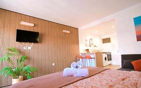 Bythewave Apartments